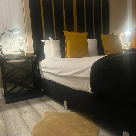 *luxury 9ine Lush Jacuzzi & Balcony* Apartament Birmingham